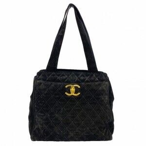 CHANEL Black Shoulder Bag